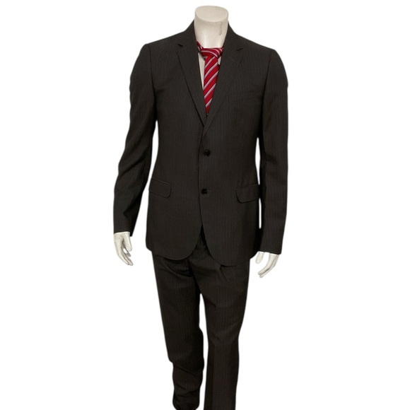 Gucci Men’s Grey Pinstriped 2 Button Suit - Picture 1 of 11